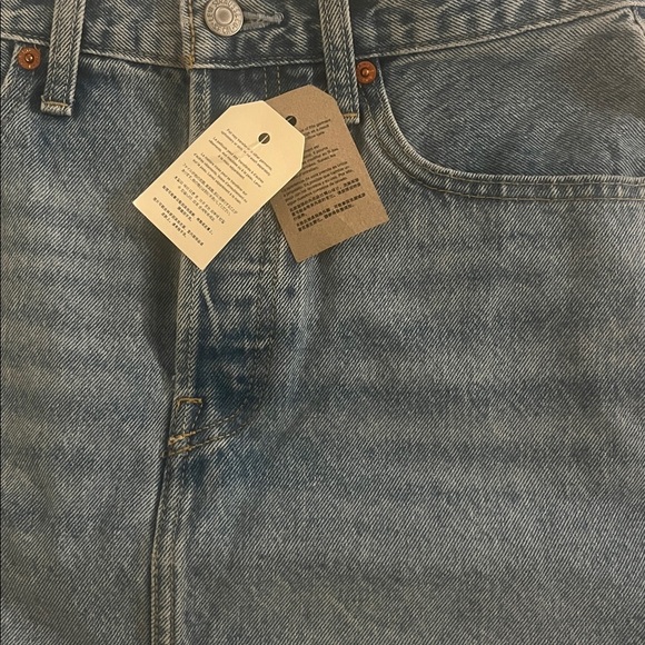 Women's Levi's® A-Line Button Front Mini Skirt Color: Shine Theory Size: 27 US 4 - Picture 2 of 5